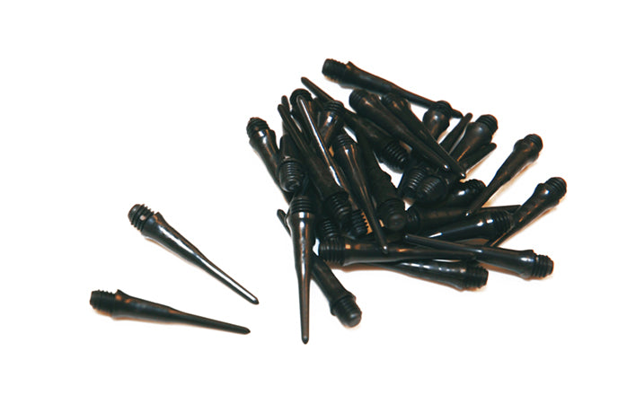 ACON Darts Soft Tip -dartspets i plast (30st) i en hög på en vit bakgrund