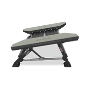 Acon Freestyle minitrampolin inställd på 10 graders vinkel, sedd från sidan