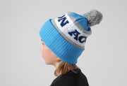 Ett barn med ACON Hockey Beanie